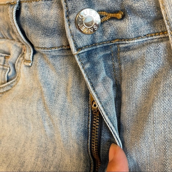 F: GUESS Women's Vintage Denim High-rise Light wash Shorts Sz 30 - Picture 5 of 12